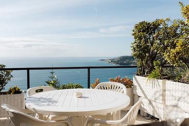 Casa vacanza Ospedaletti vista mare con piscina