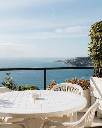 Casa vacanza Ospedaletti vista mare con piscina