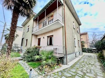 Appartamento di 130 m² con 5 locali a Limbiate