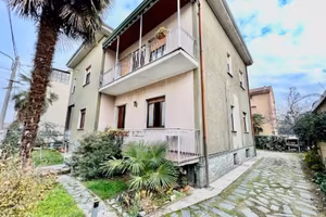Appartamento di 130 m² con 5 locali a Limbiate