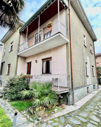 Appartamento di 130 m² con 5 locali a Limbiate