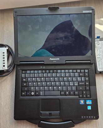 Panasonic CF-53 con schermo rotto