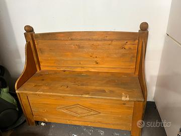 Cassapanca in legno massello