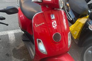 vespa rossa LX 50
