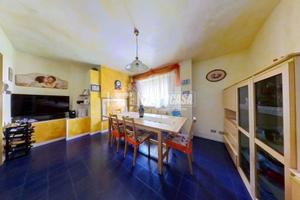 AMPIO APPARTAMENTO CON TERRAZZO