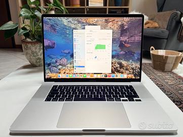 MacBook Pro 16” 2019 i9 8-core / 32GB RAM / 512GB