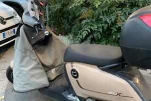 Scooter Elettrico Super Soco Dorato