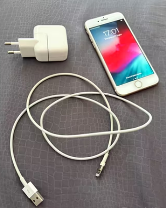 I-Phone 7 oro bianco 128 Gb con caricabatteria usb