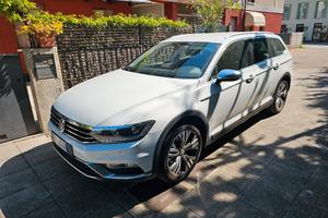 Volkswagen Passat Alltrack 2.0 TDI 