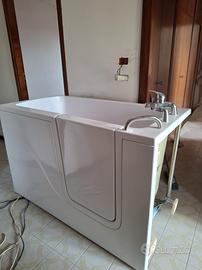 Vasca con sportello 
