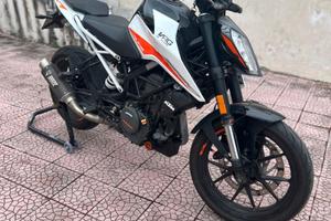KTM Duke 390 2022