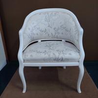 Poltroncina Bianca da Esposizione e Altre Grezze