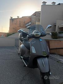 VESPA 300 GTS HPE 2025