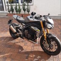 Triumph Street Triple RS 1200