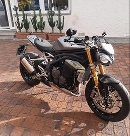 Triumph Street Triple RS 1200