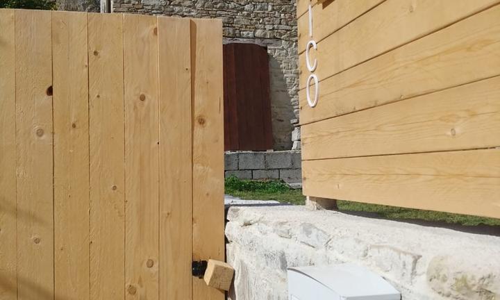 Villino pietra cingoli 100mq giardino