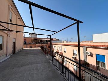 4 Vani con Ampio Terrazzo Pressi Oreto/Stazione