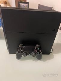 play station 4 completa di 1 joystick e vari giovh