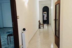 Bari Via Anita Garibaldi- 200 mq- Doppio ingresso