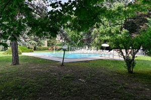 TRE LOCALI IN CONTESTO ESCLUSIVO LIBERO SUBITO