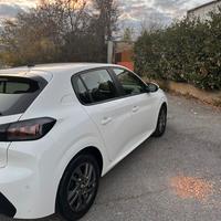 Peugeot 208 1.2 75 cv