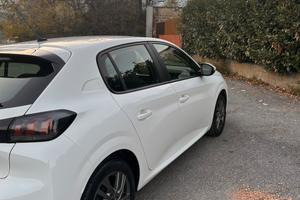 Peugeot 208 1.2 75 cv