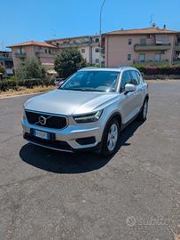 VOLVO  XC40 D4
