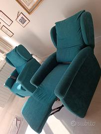 Poltrone Relax turchesi con movimento elettrico 