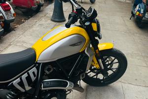 Ducati 800 250 km € 9700