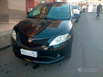 Lancia Ypsilon 1.0 FireFly 5 porte S&S Hybrid Ecoc