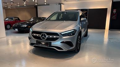 MERCEDES-BENZ GLA 180d Advanced - 2024