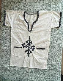 Camicia etniica ricamata artigianale