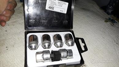 bulloni antifurto nissan Qashqai 