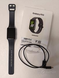 Samsung Galaxy Fit3 con scatola e cavo