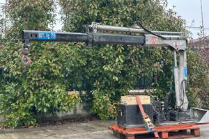 A185 - Gru elettrica per furgone o rimorchio