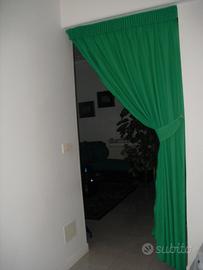 Due tende colorate + bastoni  omaggio