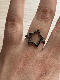 Anello argentato con stella