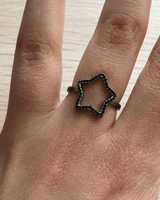 Anello argentato con stella