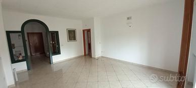 Ampio quadrilocale luminoso con doppia esposizione