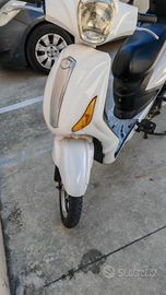 Scooter elettrico Z-Tech bianco