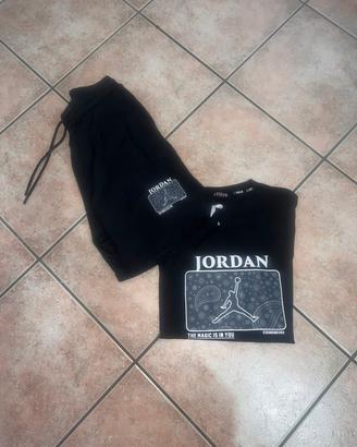 maglietta e pantaloncini jordan