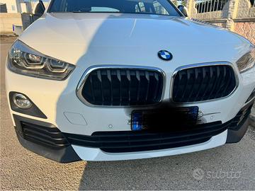 Autovettura Bmw X2 bianca
