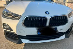 Autovettura Bmw X2 bianca
