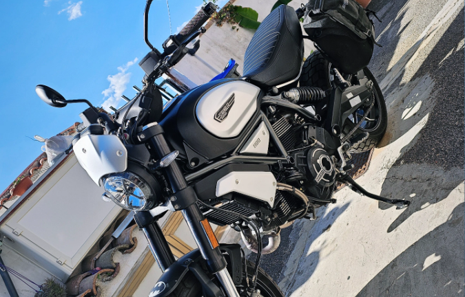 Scambler ducati dark pro 1100