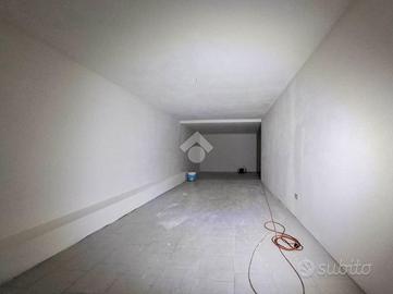 MAGAZZINO A DESENZANO DEL GARDA