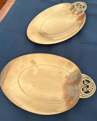 Set di due piatti di Tiffany in argento