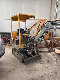 Escavatore EC15 volvo