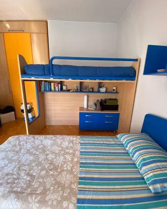 Cameretta a Ponte Moderna Blu e Legno