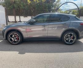 Alfa romeo StelvioQ4 b-tech