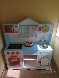 Cucina giocattolo 